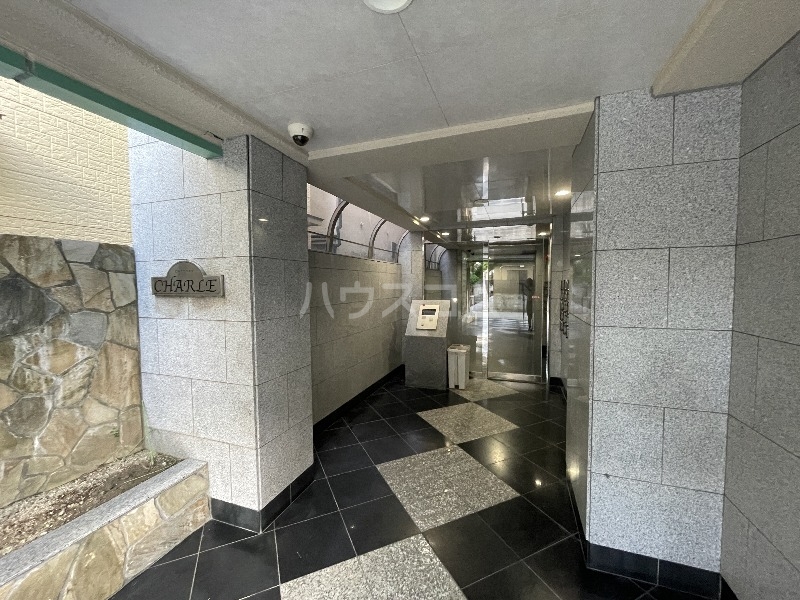 23/30 エントランス