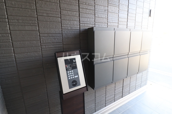 2/4 エントランス