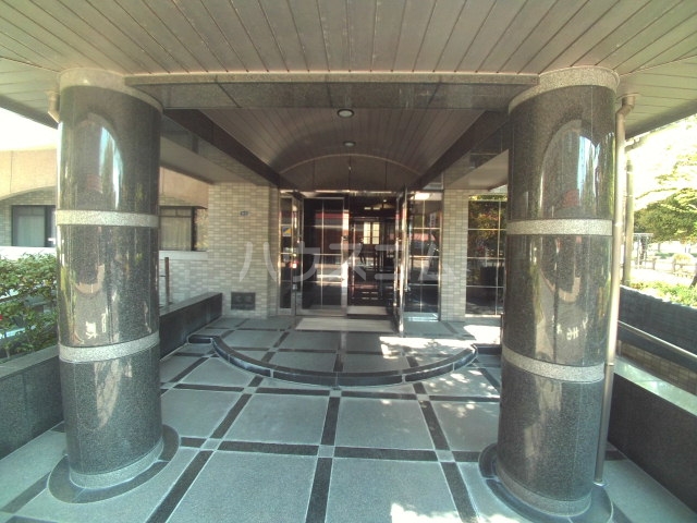 20/28 エントランス