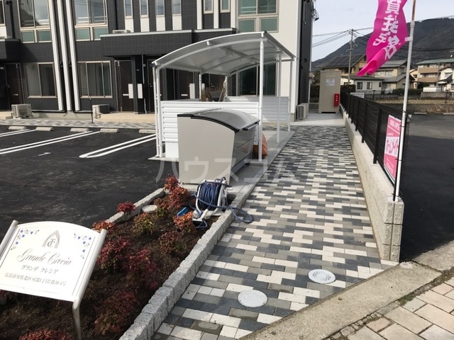 23/29 エントランス