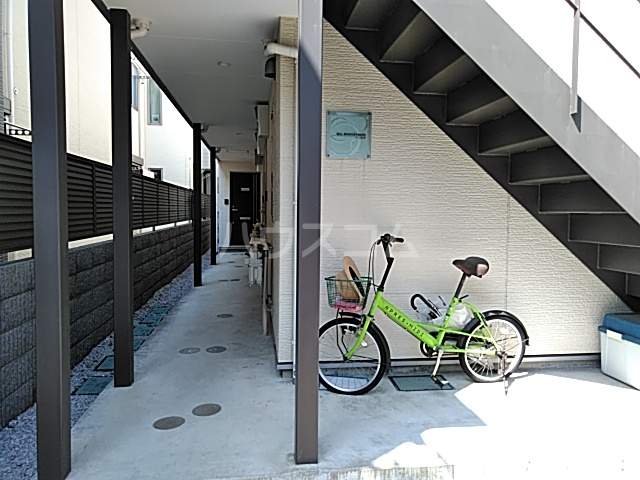 18/28 エントランス