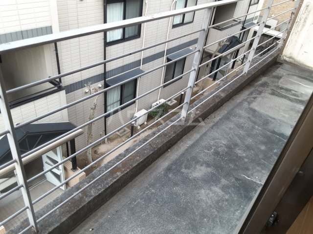 21/30 バルコニー