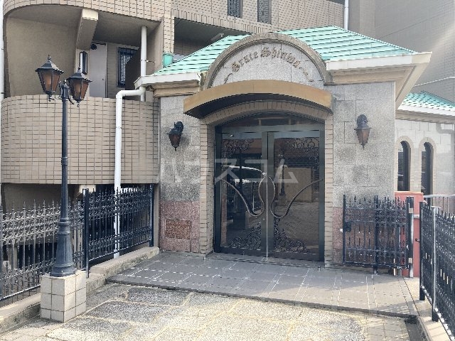 22/30 エントランス