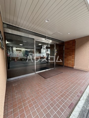 22/23 エントランス