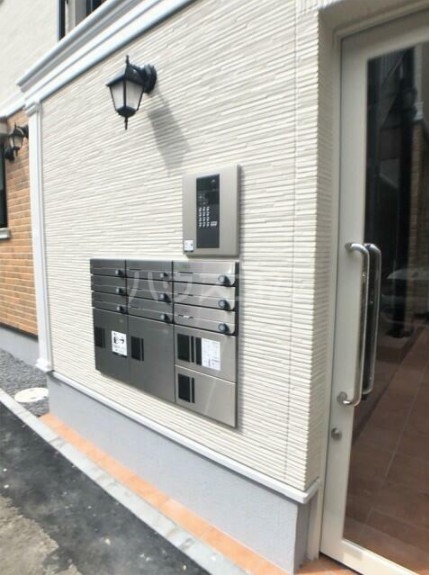 18/20 エントランス