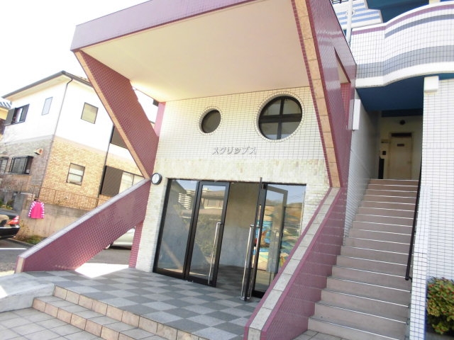 21/30 エントランス