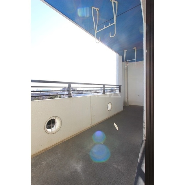 23/30 バルコニー