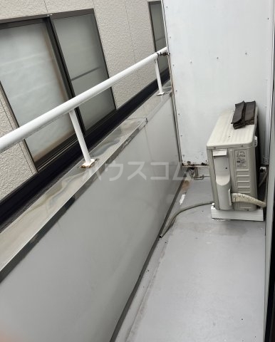 13/18 バルコニー