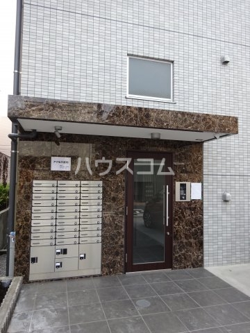 23/30 エントランス