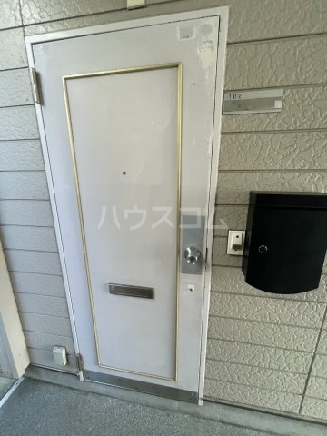 21/30 エントランス