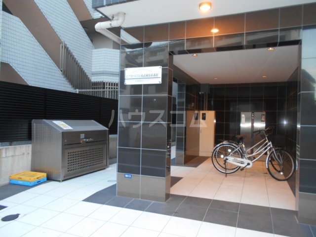 19/21 エントランス