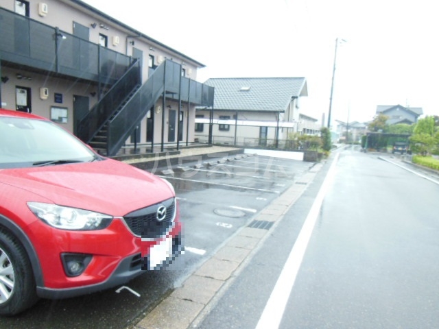 2/6 駐車場