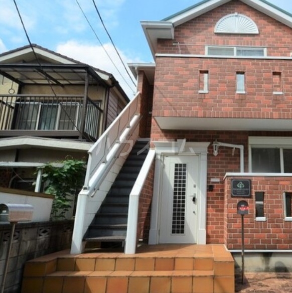 16/19 エントランス