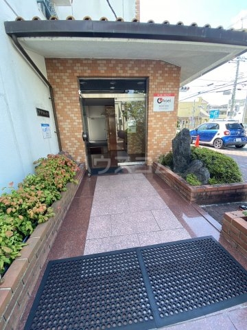 21/23 エントランス