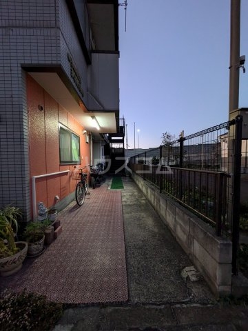 18/25 エントランス