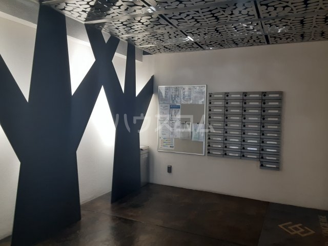 28/30 エントランス