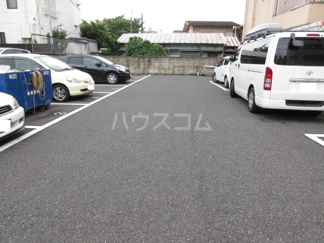 20/28 駐車場