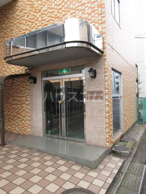 19/28 エントランス