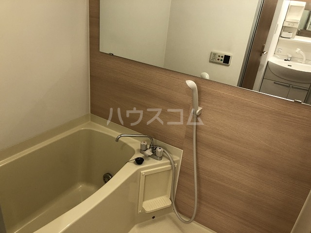13/30 浴室