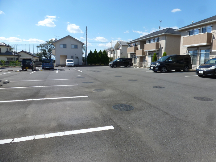 2/3 駐車場