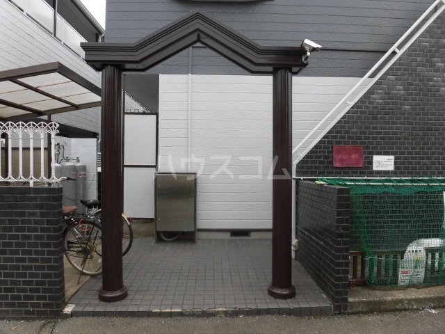 18/28 エントランス