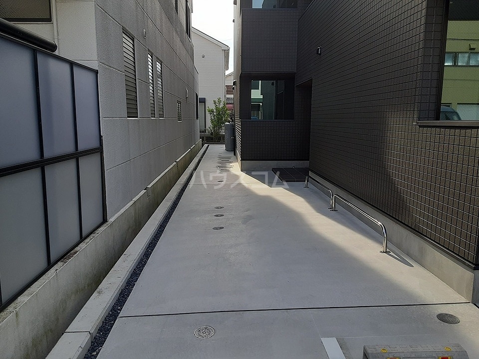 21/29 エントランス