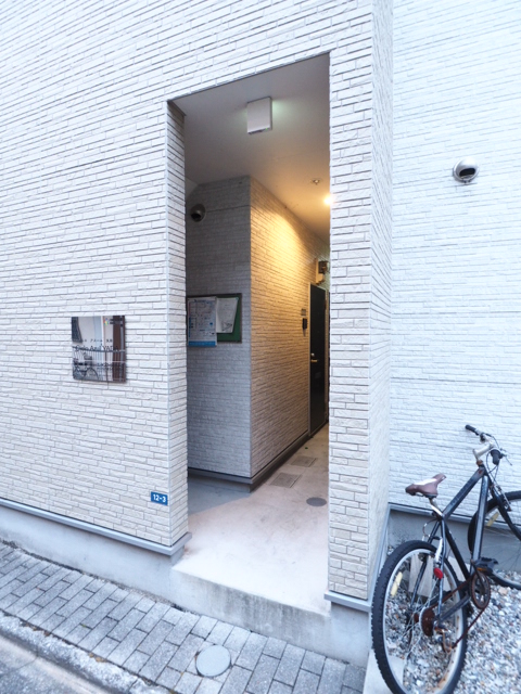 22/30 エントランス