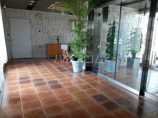 2/5 エントランス