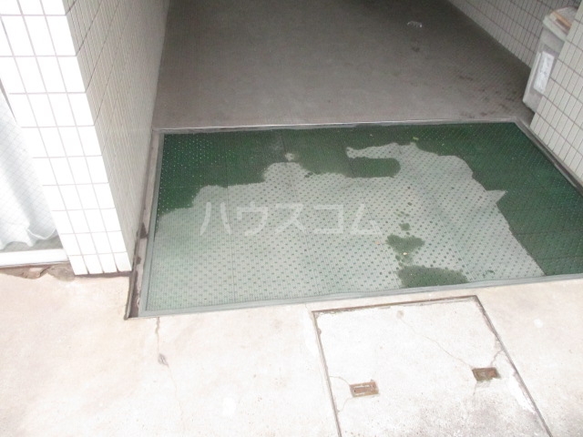 21/28 エントランス