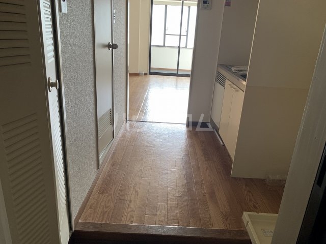 28/30 エントランス