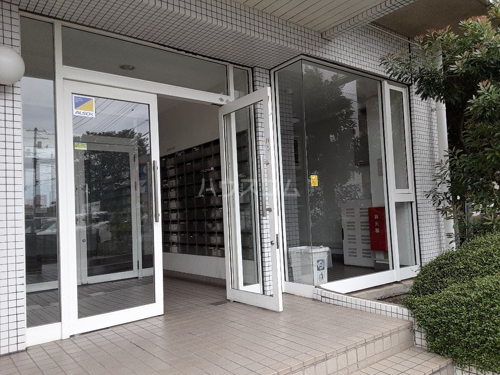 18/28 エントランス