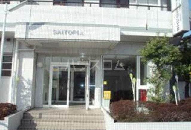 18/28 エントランス