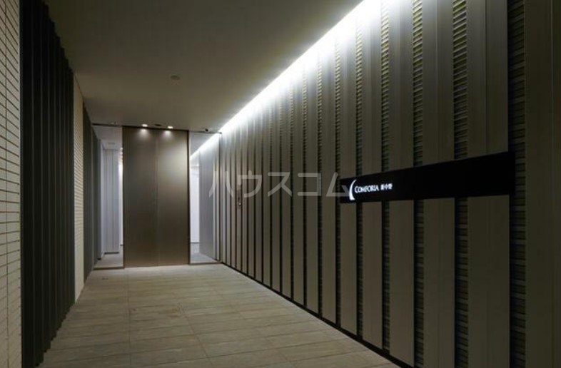 17/26 エントランス