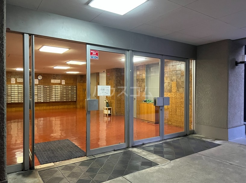 2/3 エントランス