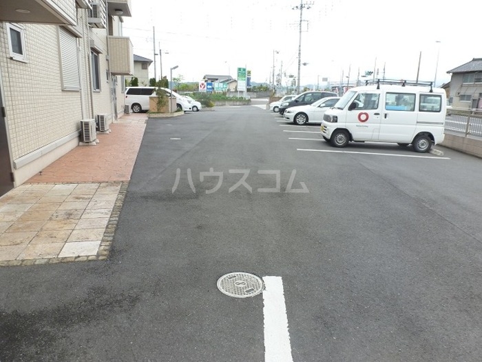 17/25 駐車場