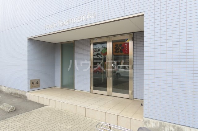 17/26 エントランス