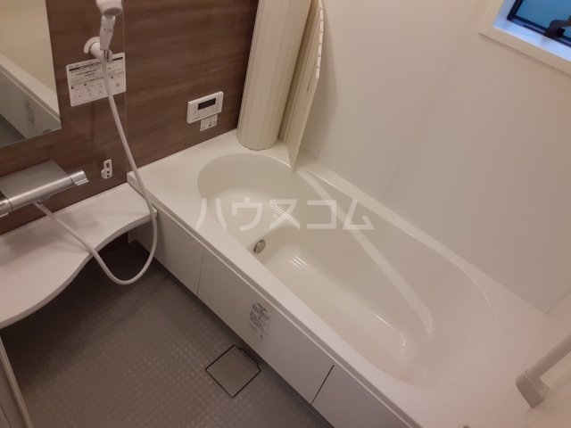 13/30 浴室