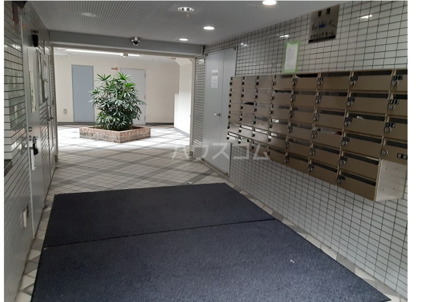 19/24 エントランス