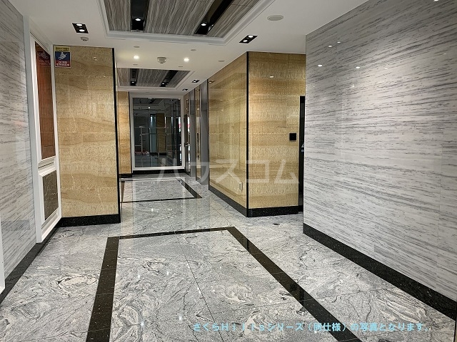 17/25 エントランス