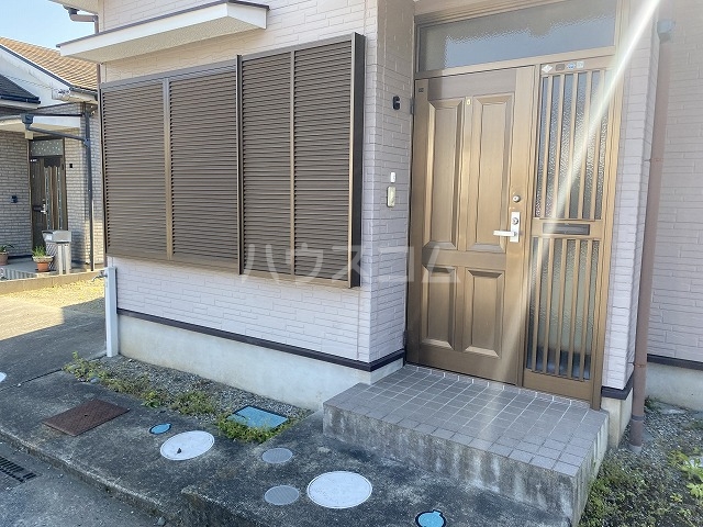 28/30 エントランス