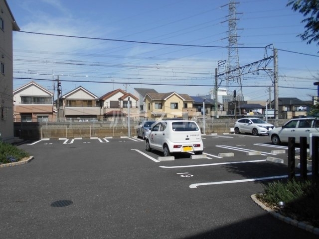 18/28 駐車場