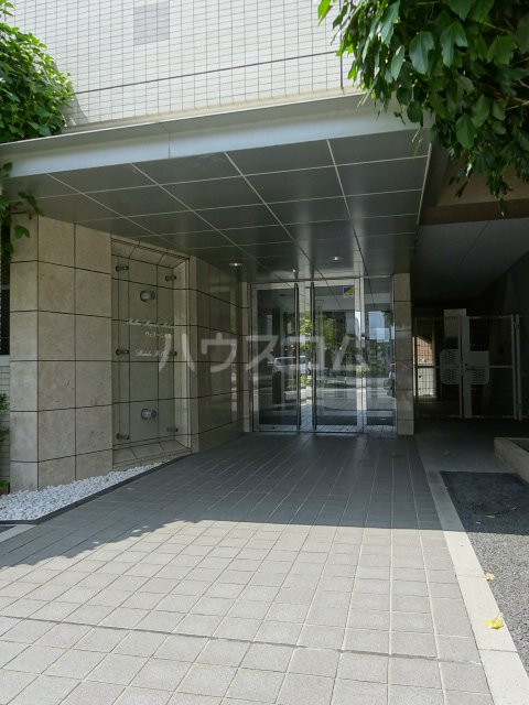 16/25 エントランス