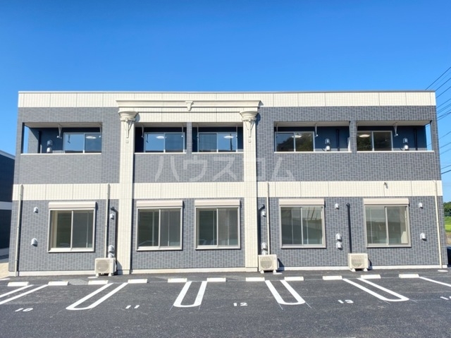 23/28 駐車場