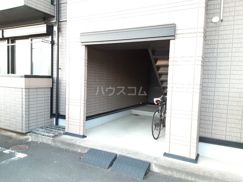 18/29 エントランス