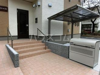 16/26 エントランス