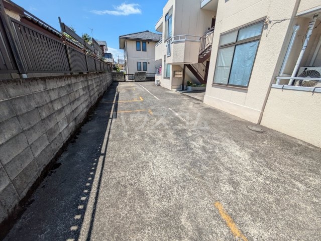 2/6 駐車場