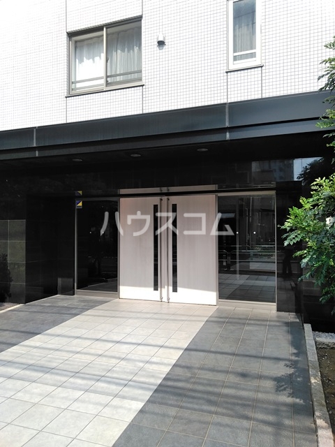 25/28 エントランス