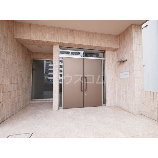 19/26 エントランス