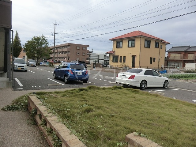 16/21 駐車場