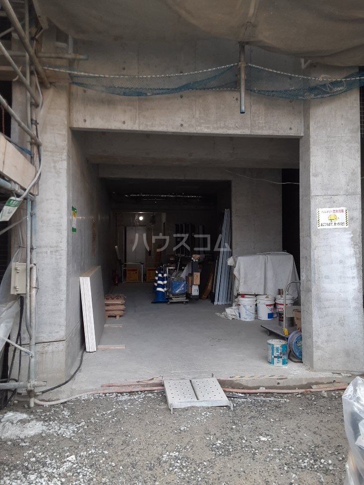 26/30 エントランス